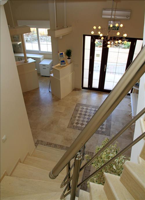 Apartment Levant & *
