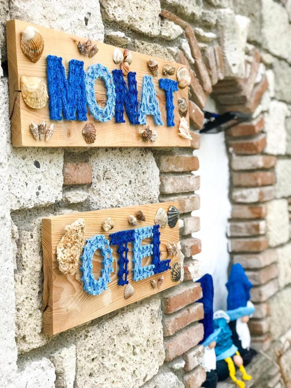 Hotel Monat 2*