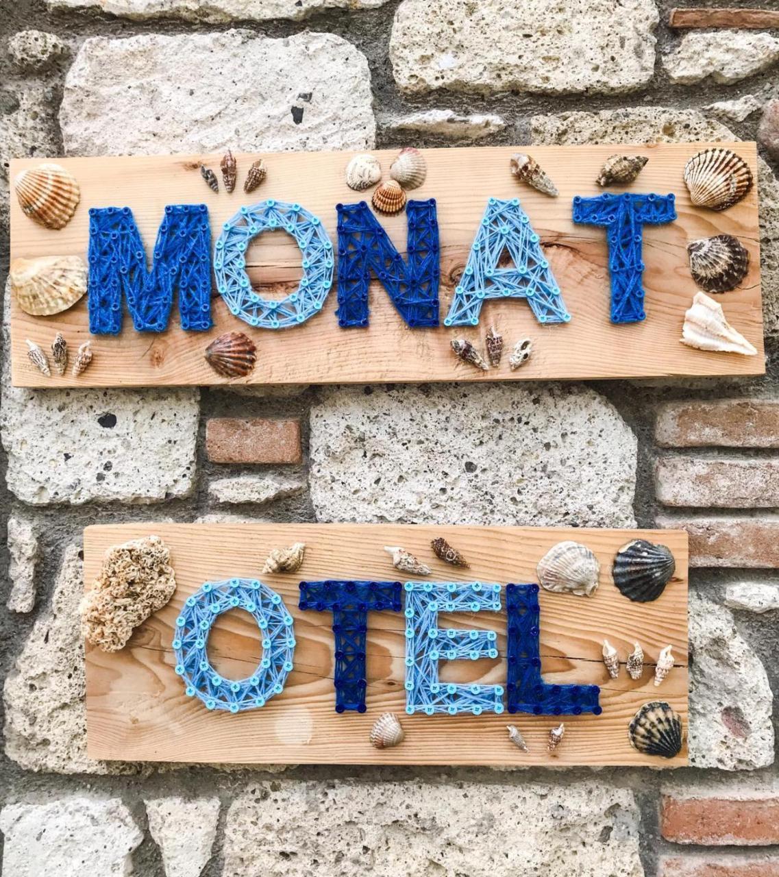 Hotel Monat 2*