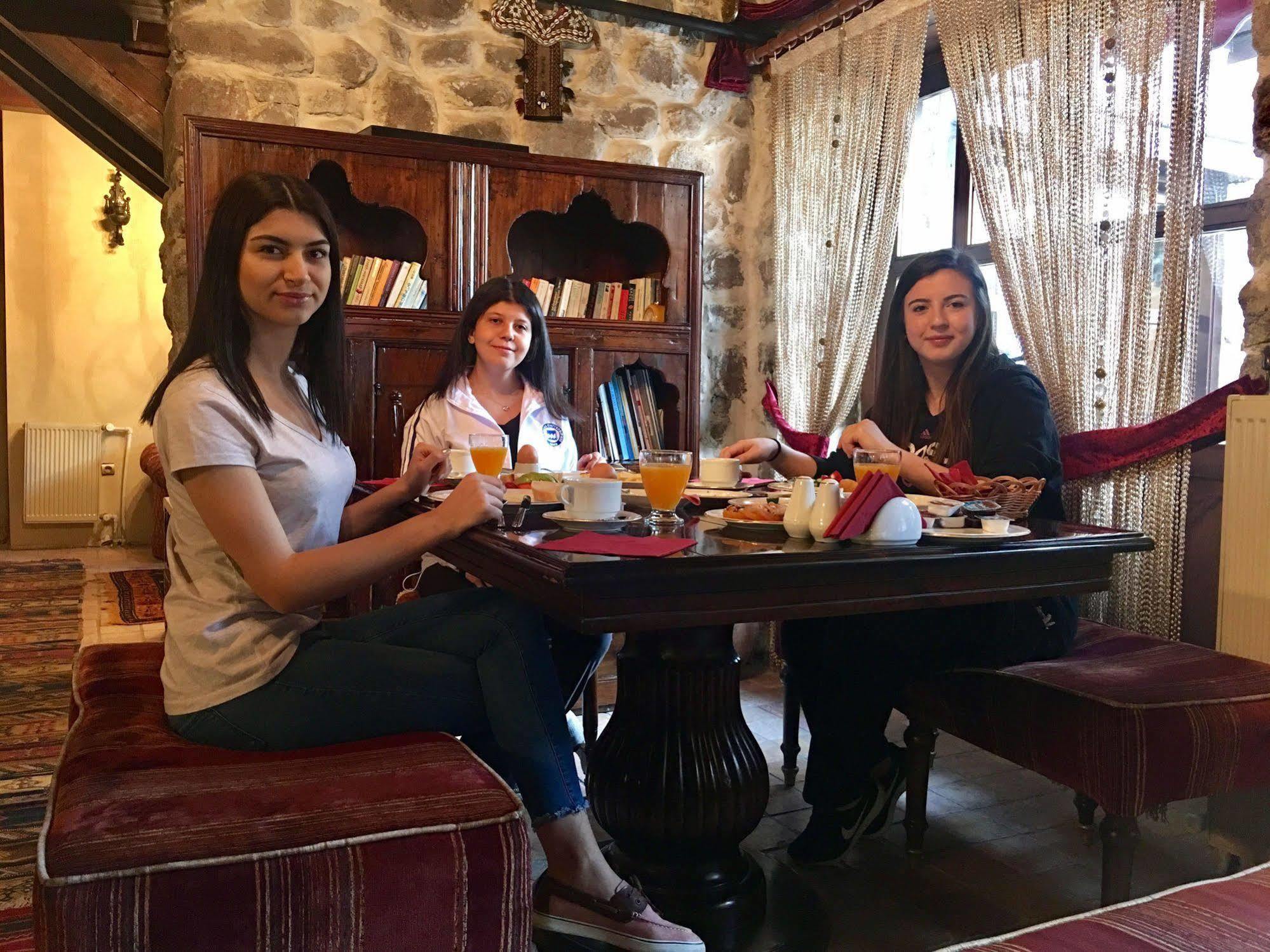 Angora Inn