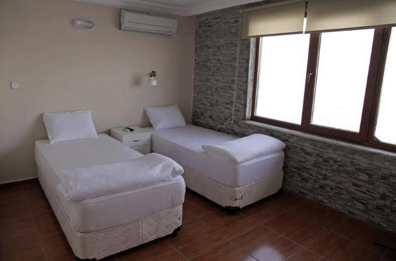Aqua Boss Hotel 2*