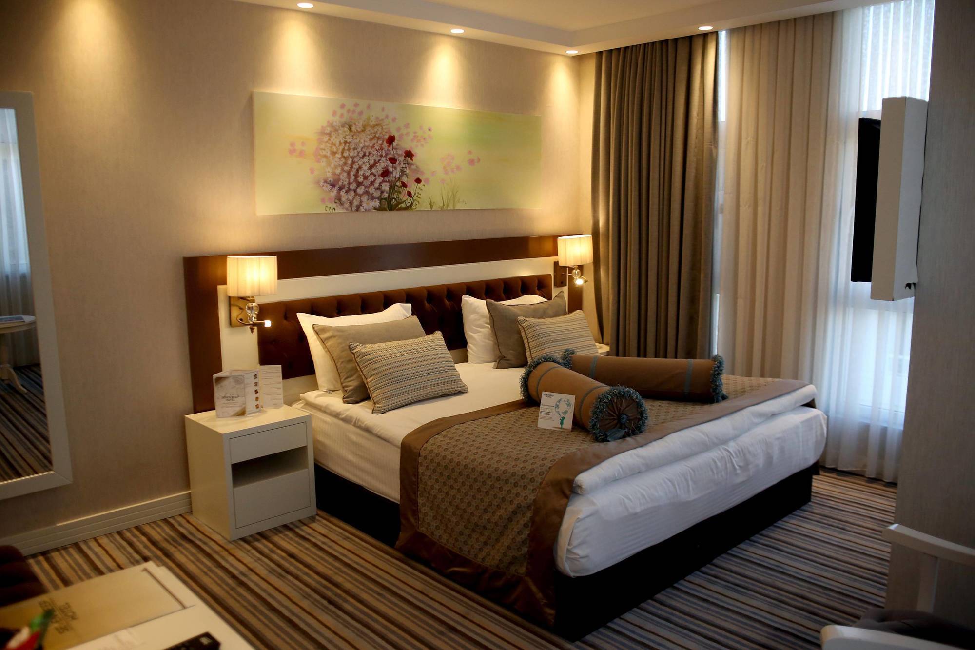 Hotel Seven Deep 3*