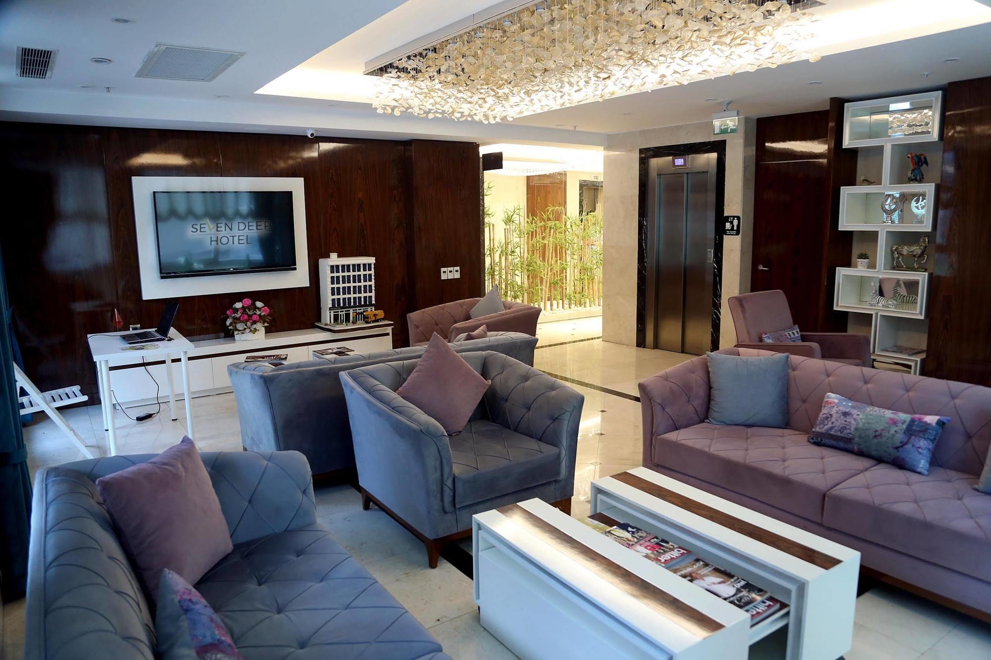Hotel Seven Deep 3*