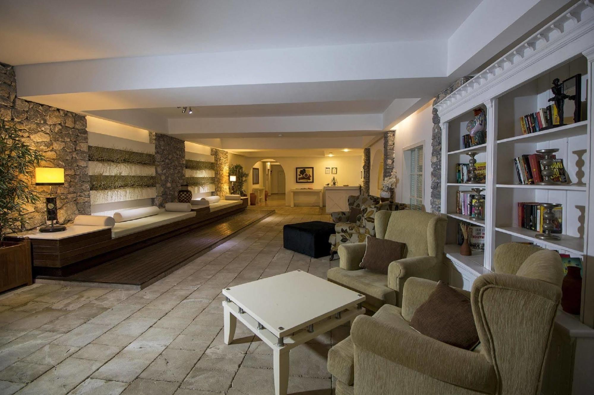 Casa & Blanca (adults Only) Icmeler