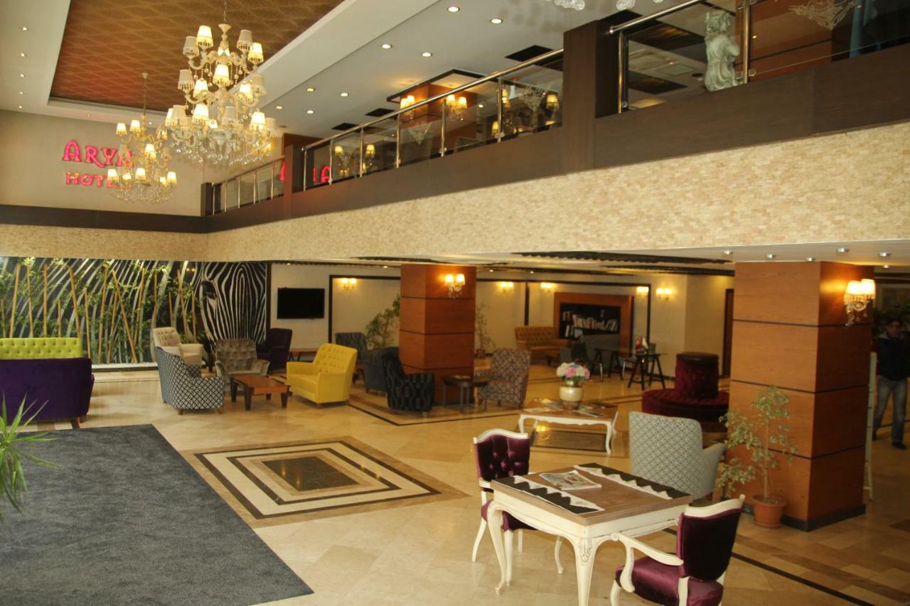 Arya Sakarya 3*