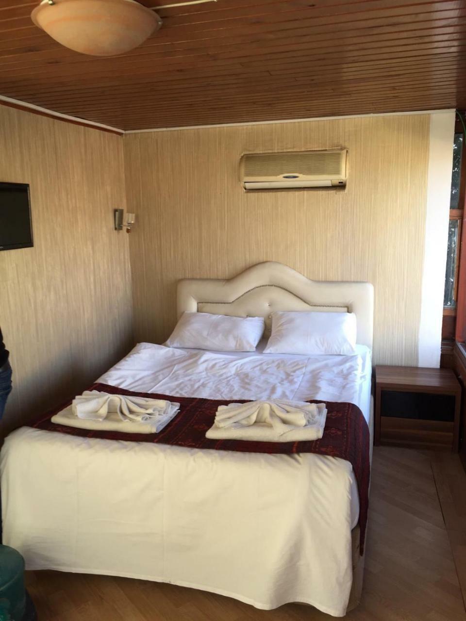 Divan Wooden