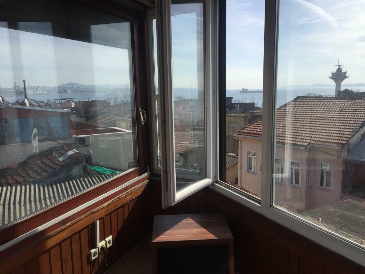Divan Wooden Istanbul