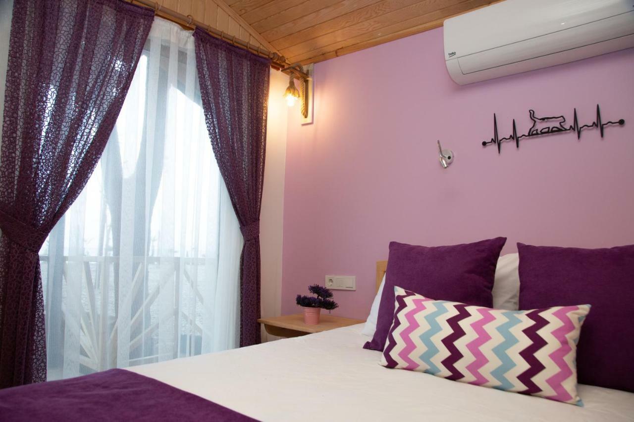 Kara Kedi Bed & Breakfast Cirali
