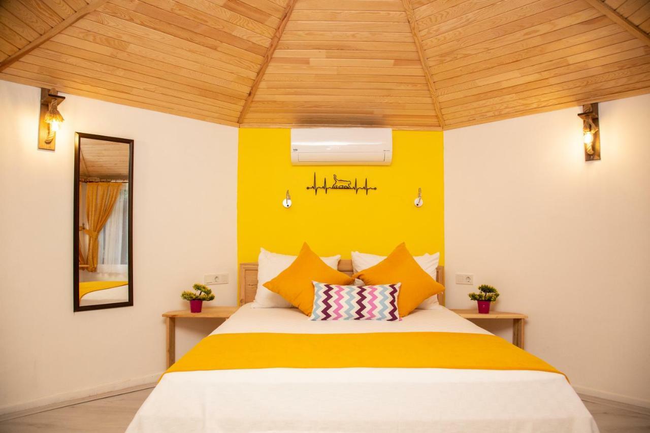 Kara Kedi Bed & Breakfast Cirali
