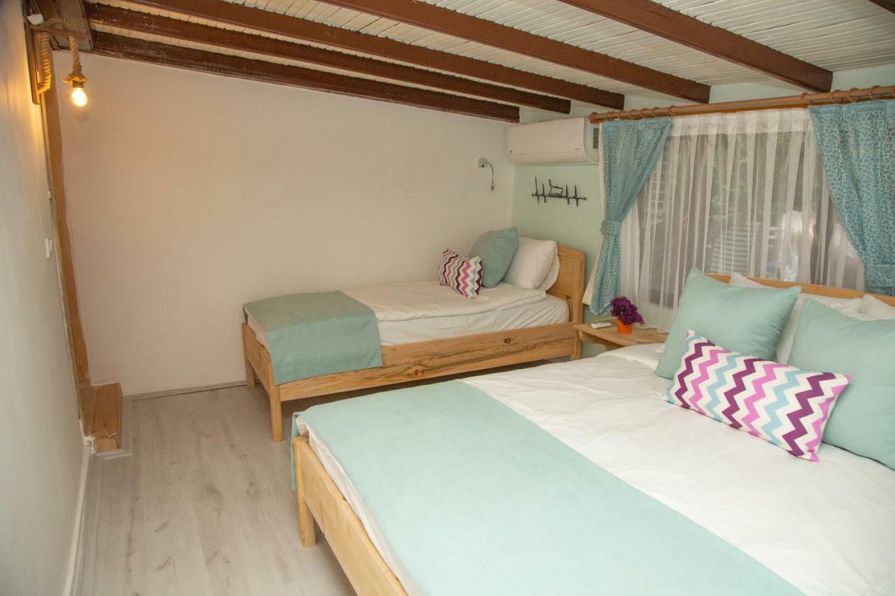 Kara Kedi Bed & Breakfast Cirali