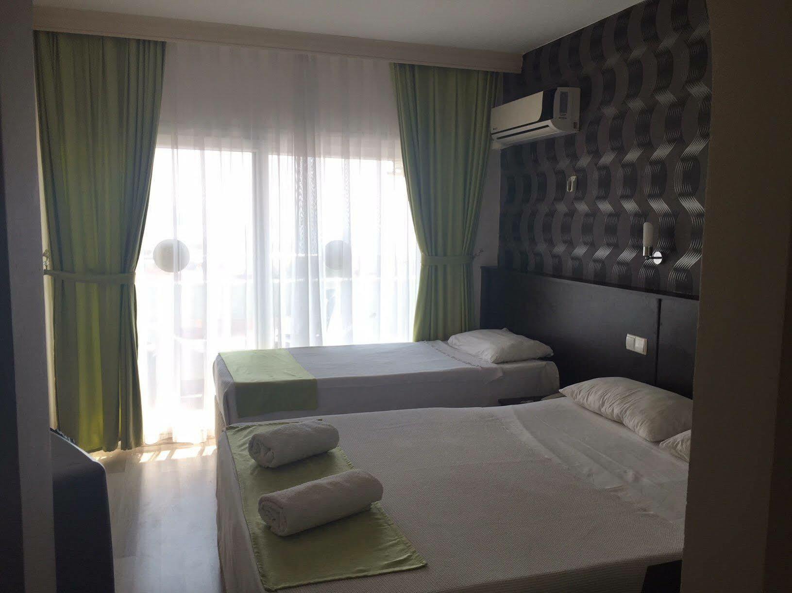 Gold Hotel