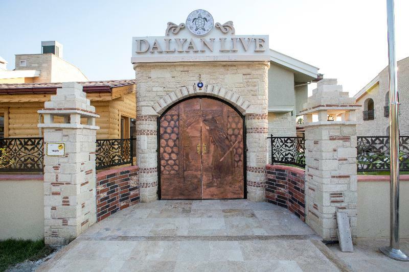 Live Hotel
