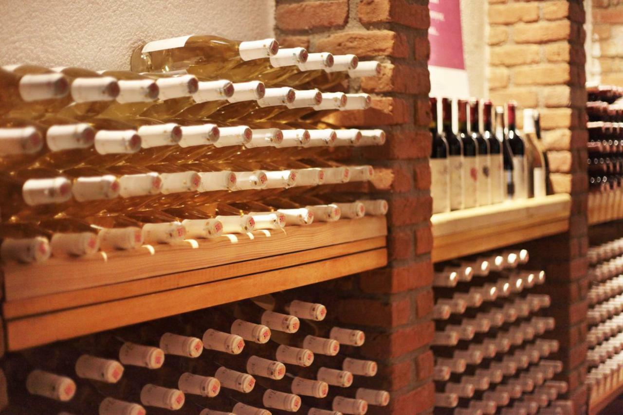 Vinifera Vineyards 3*