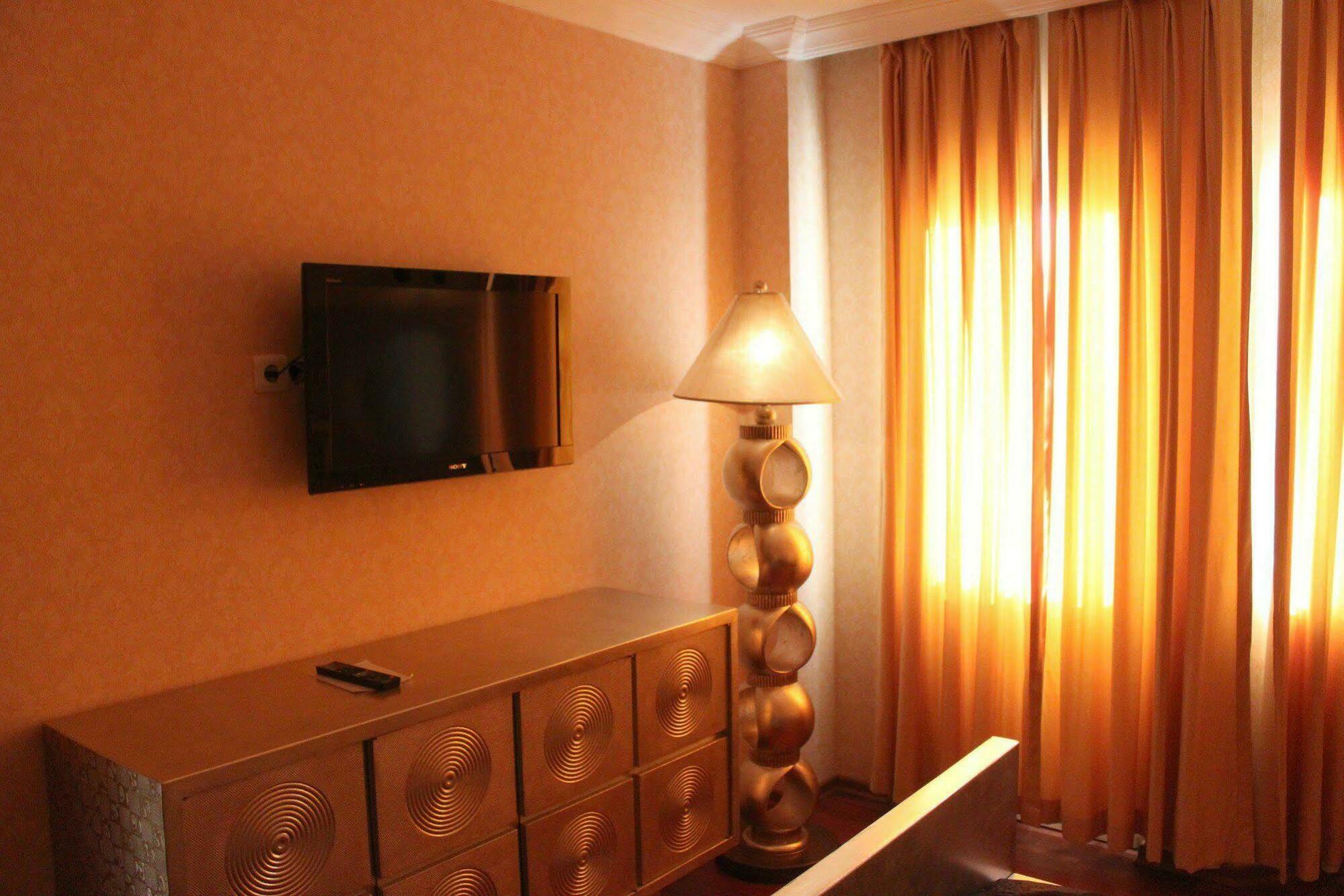 Rena Hotel 3*