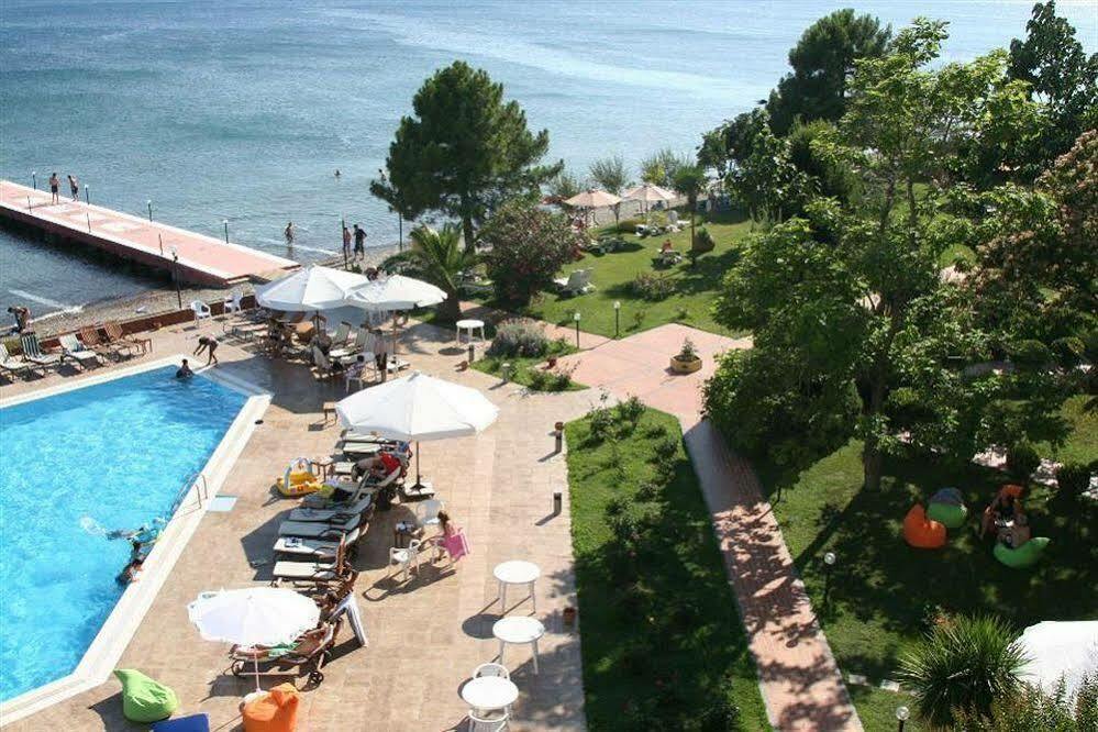 Rena Hotel 3*