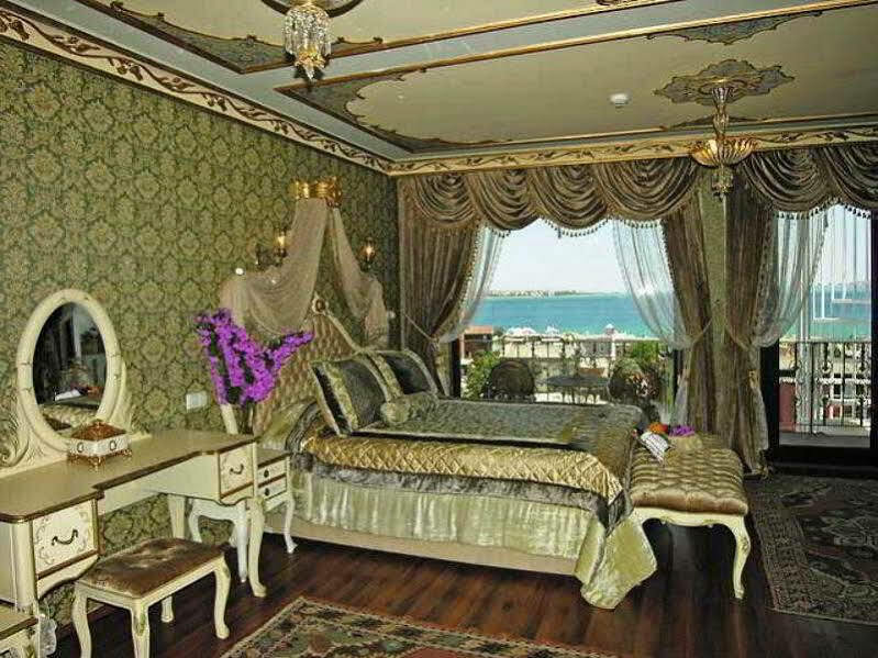 Romantic Hotel