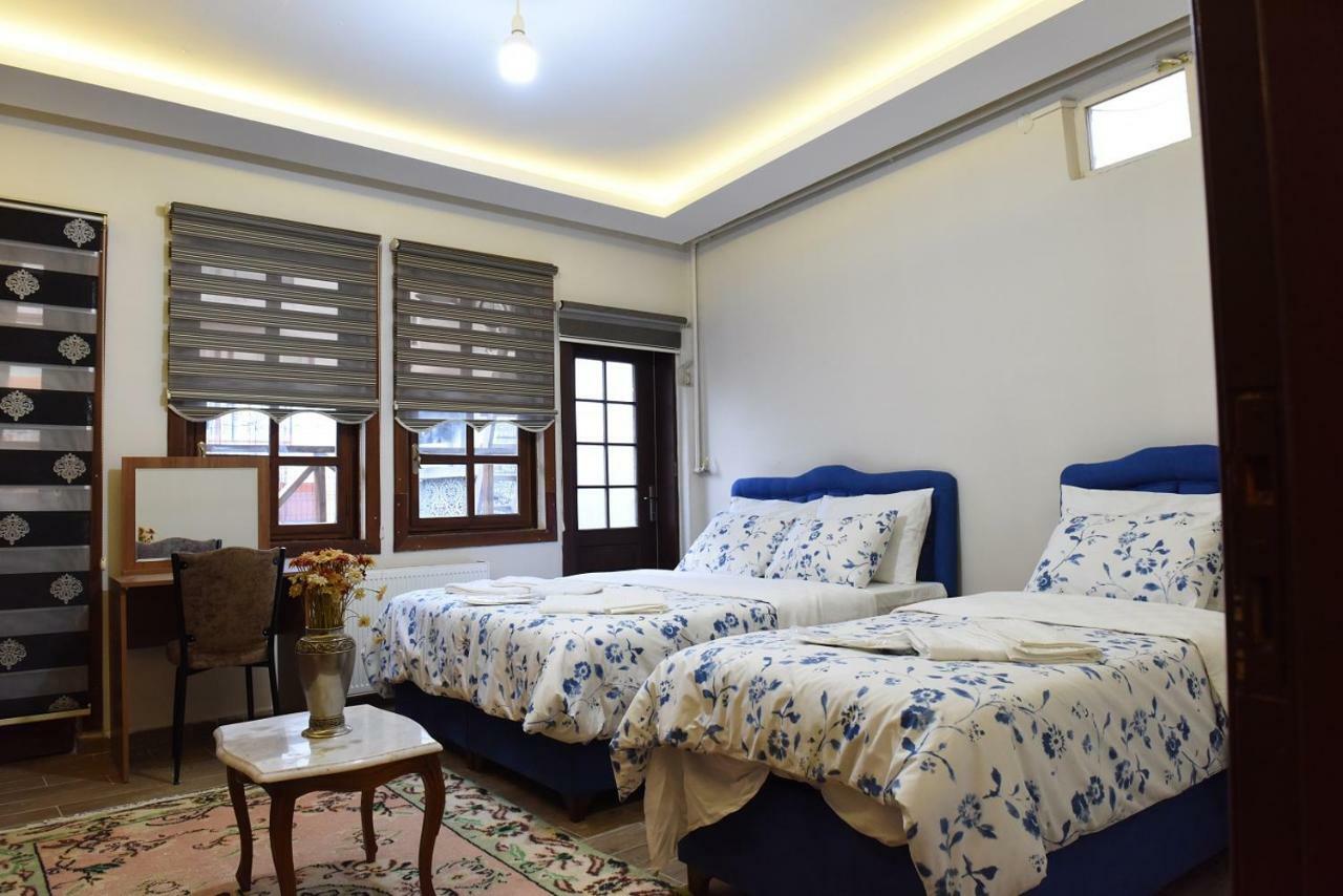 Hotel Oez Butik Antik Kent Myrleia