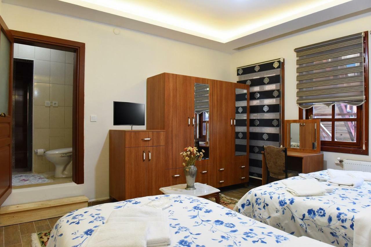 Hotel Oez Butik Antik Kent Myrleia