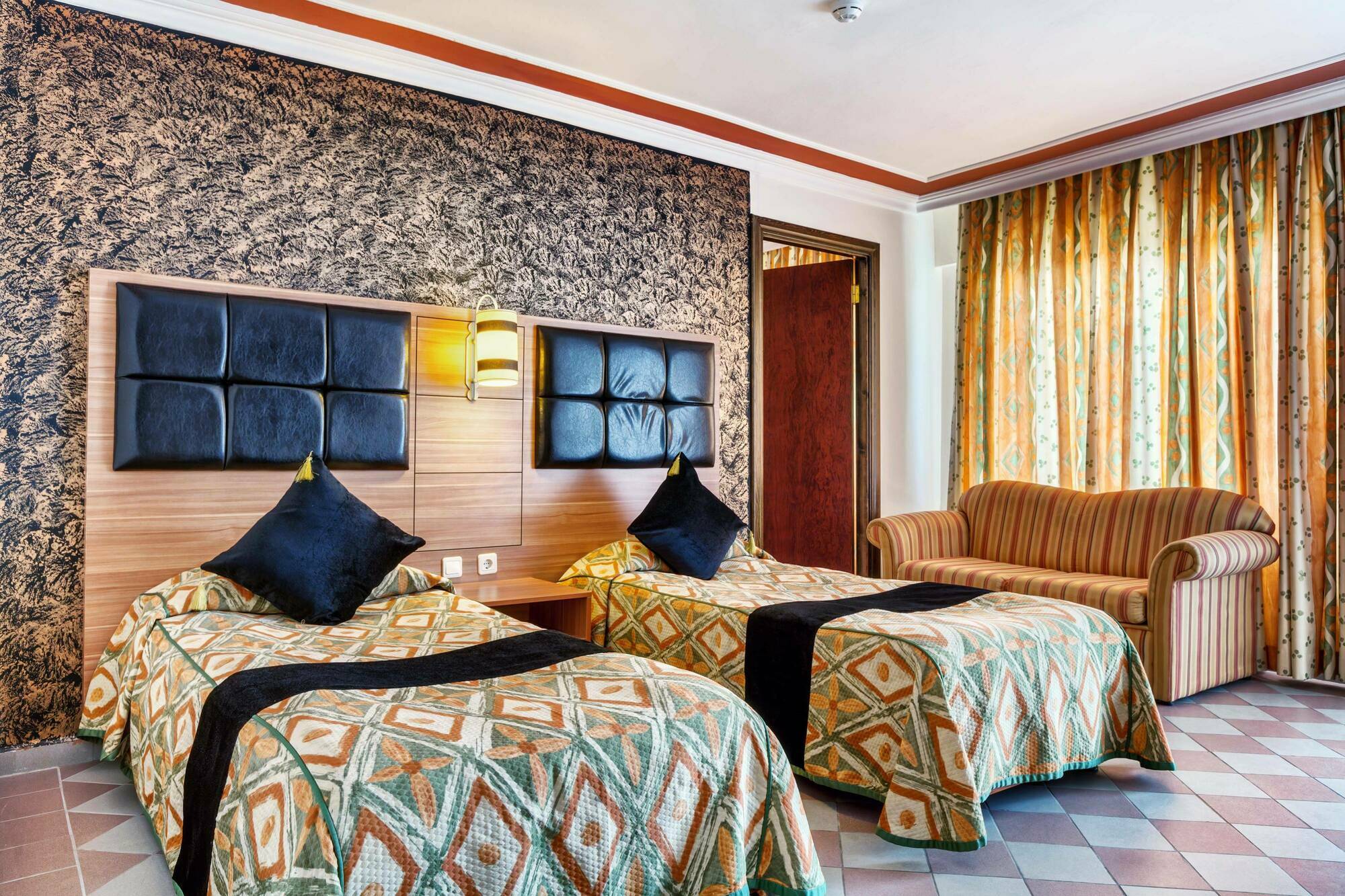Armas Kaplan Paradise 4*