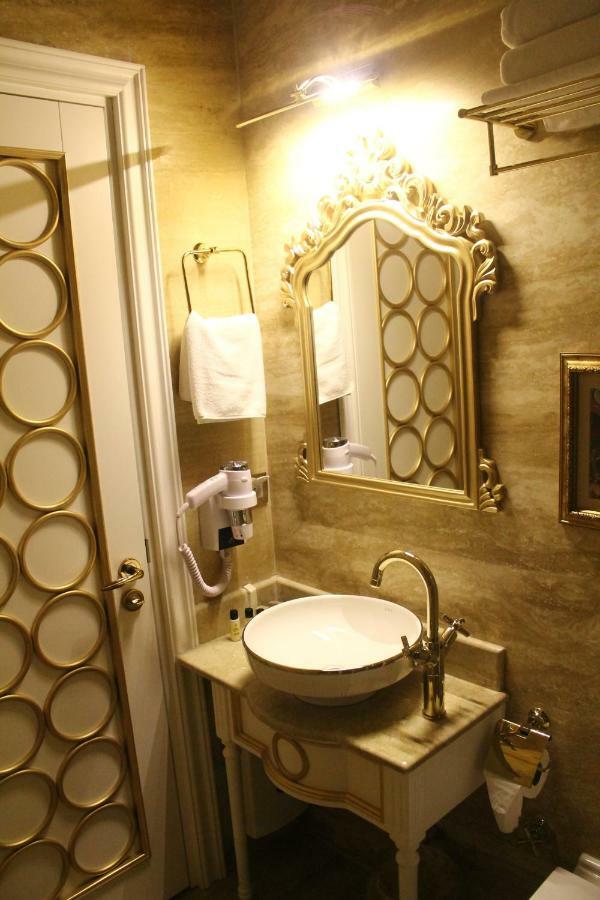 Laledan Hotel 2*