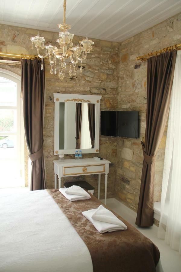 Laledan Hotel 2*
