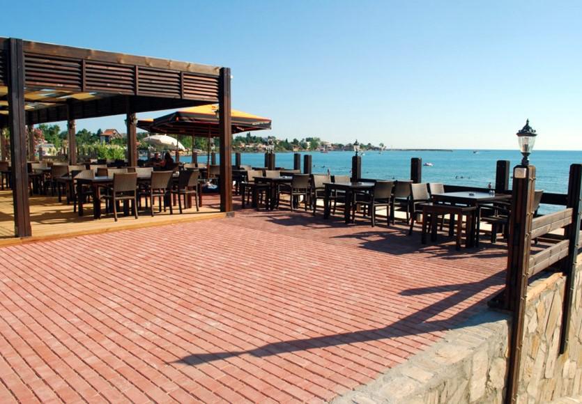 Side Beach Club 3*