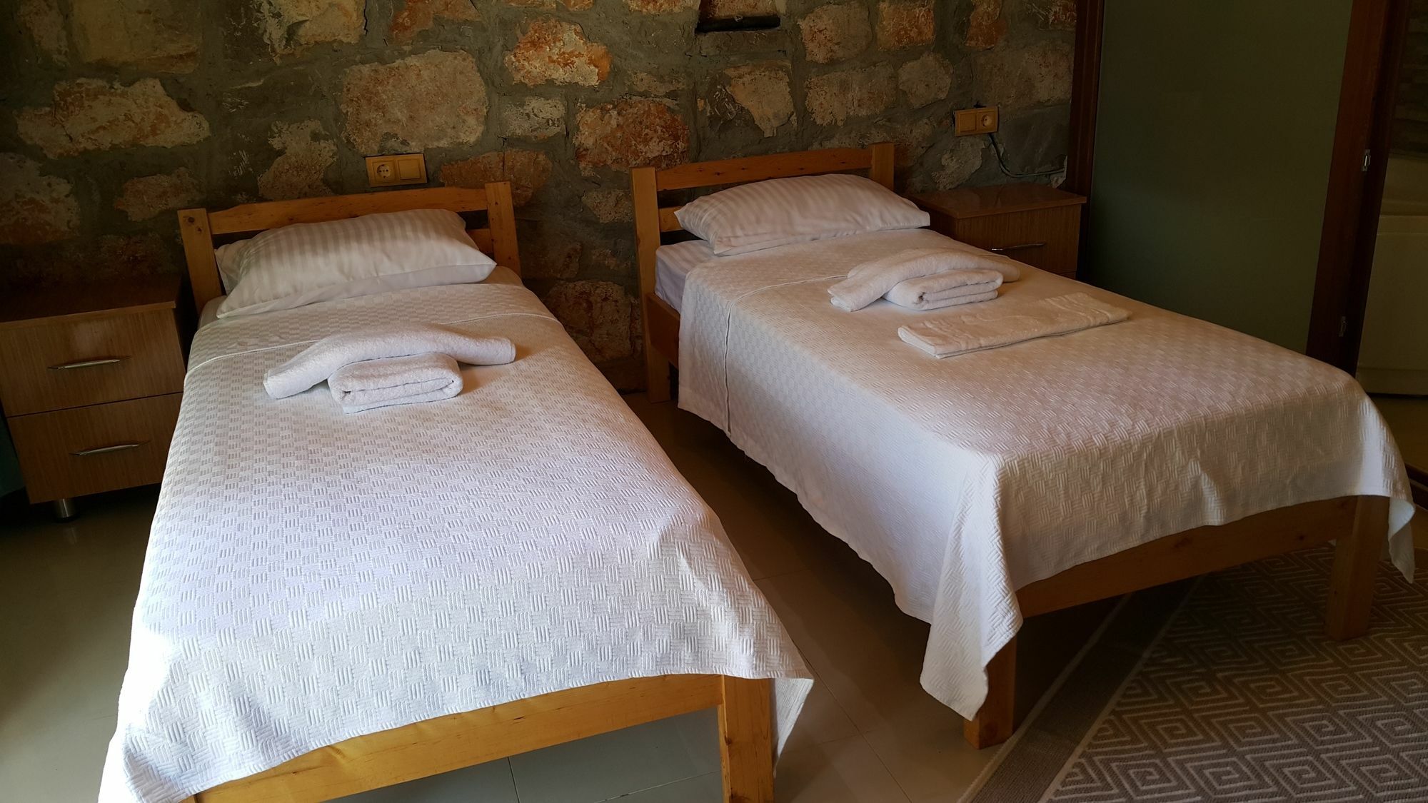 Hotel Kabak Armes 3*
