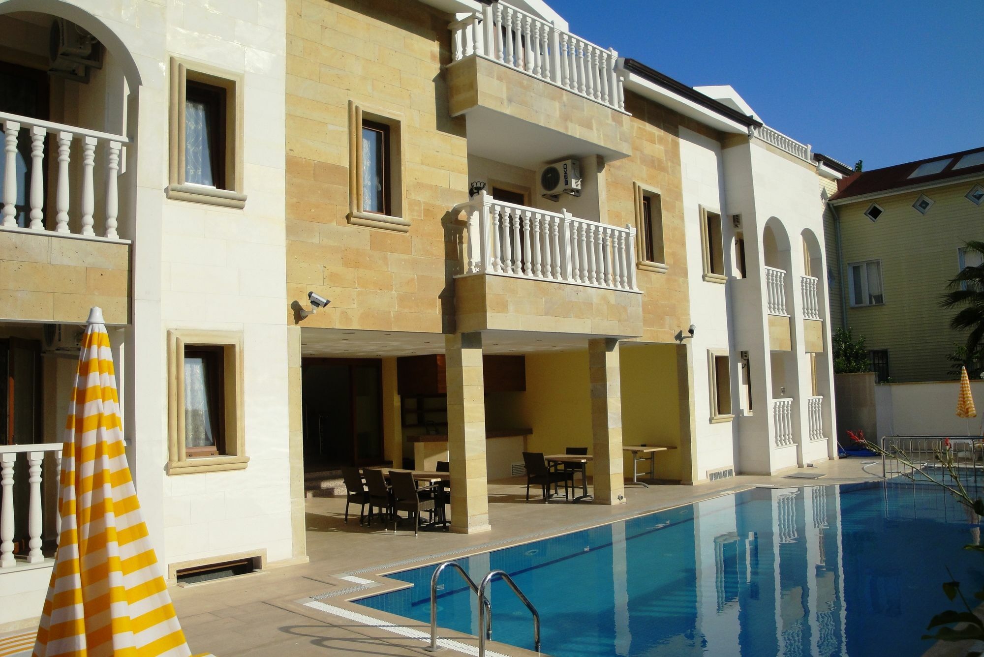 Hotel Dinara 2*