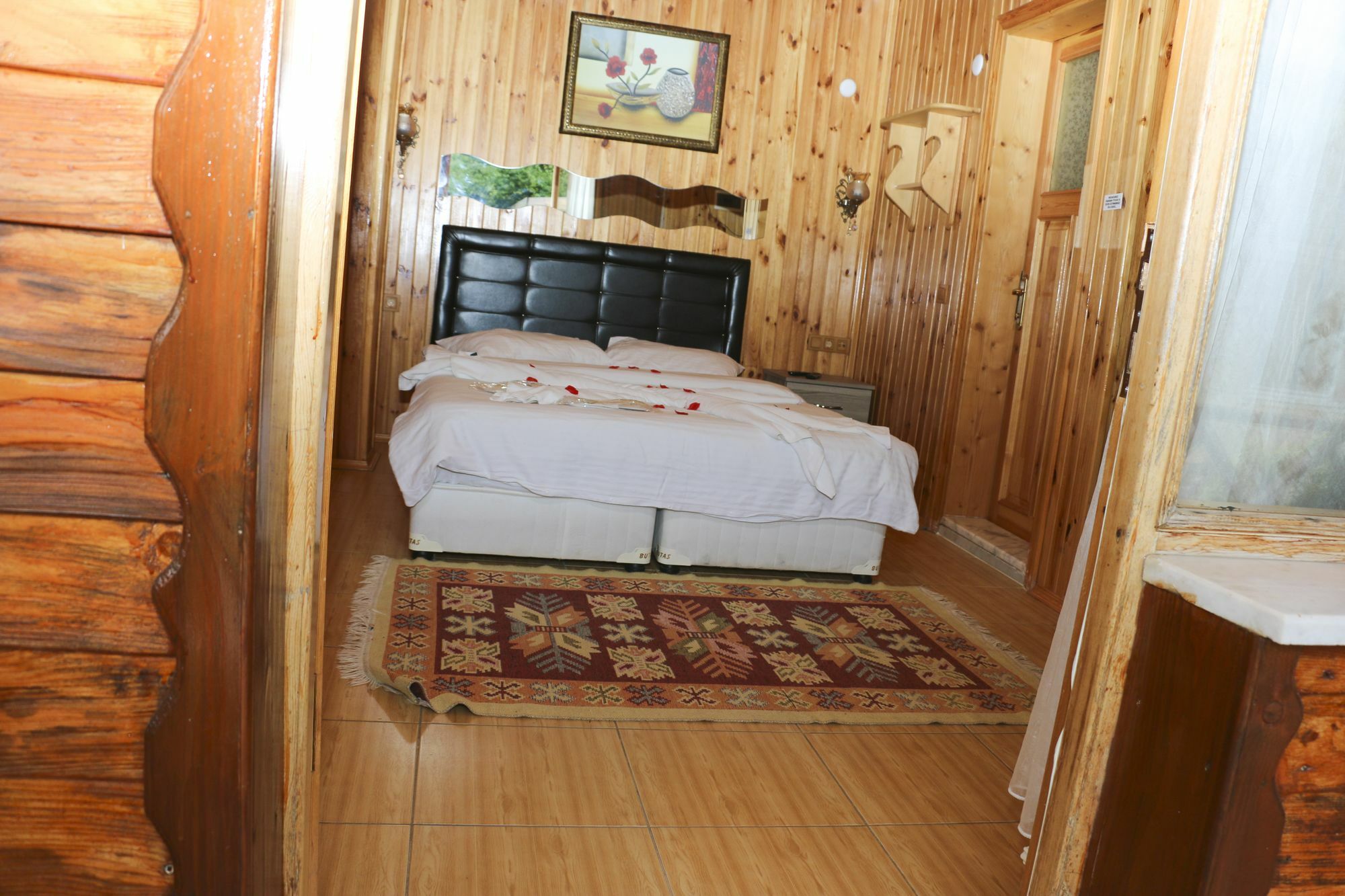 River Hotel Isakoy