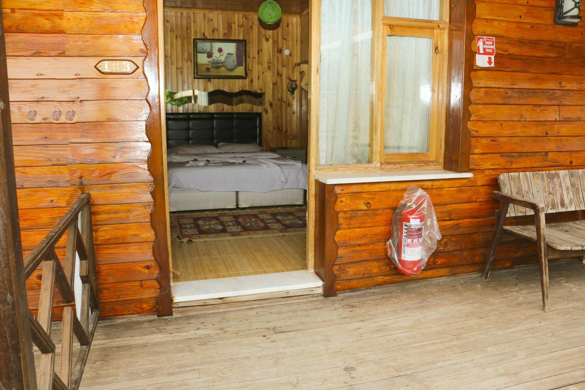 River Hotel Isakoy