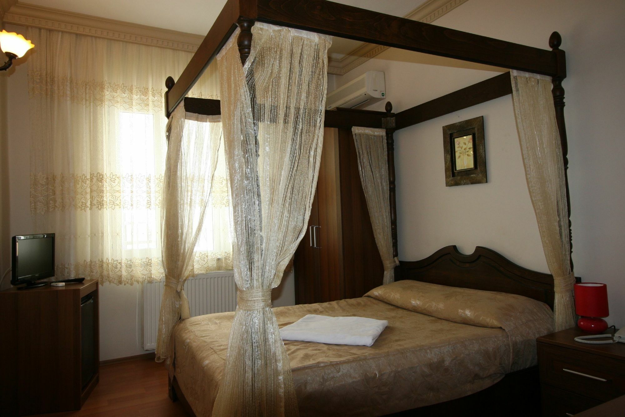 Hanedan Hotel 3*