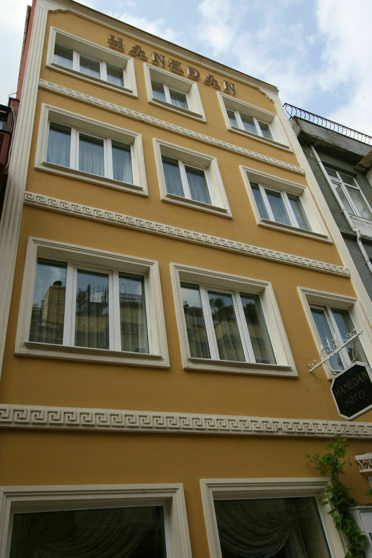 Hotel Hanedan