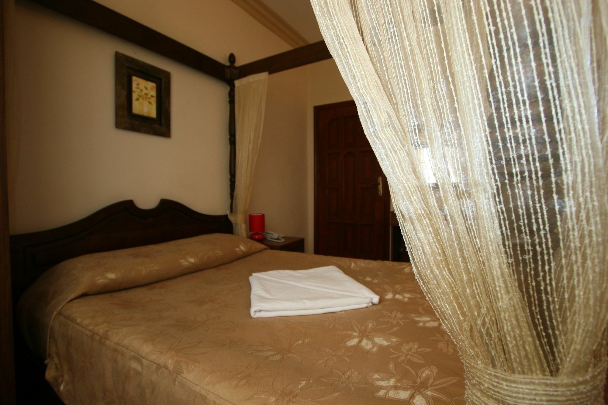 Hanedan Hotel