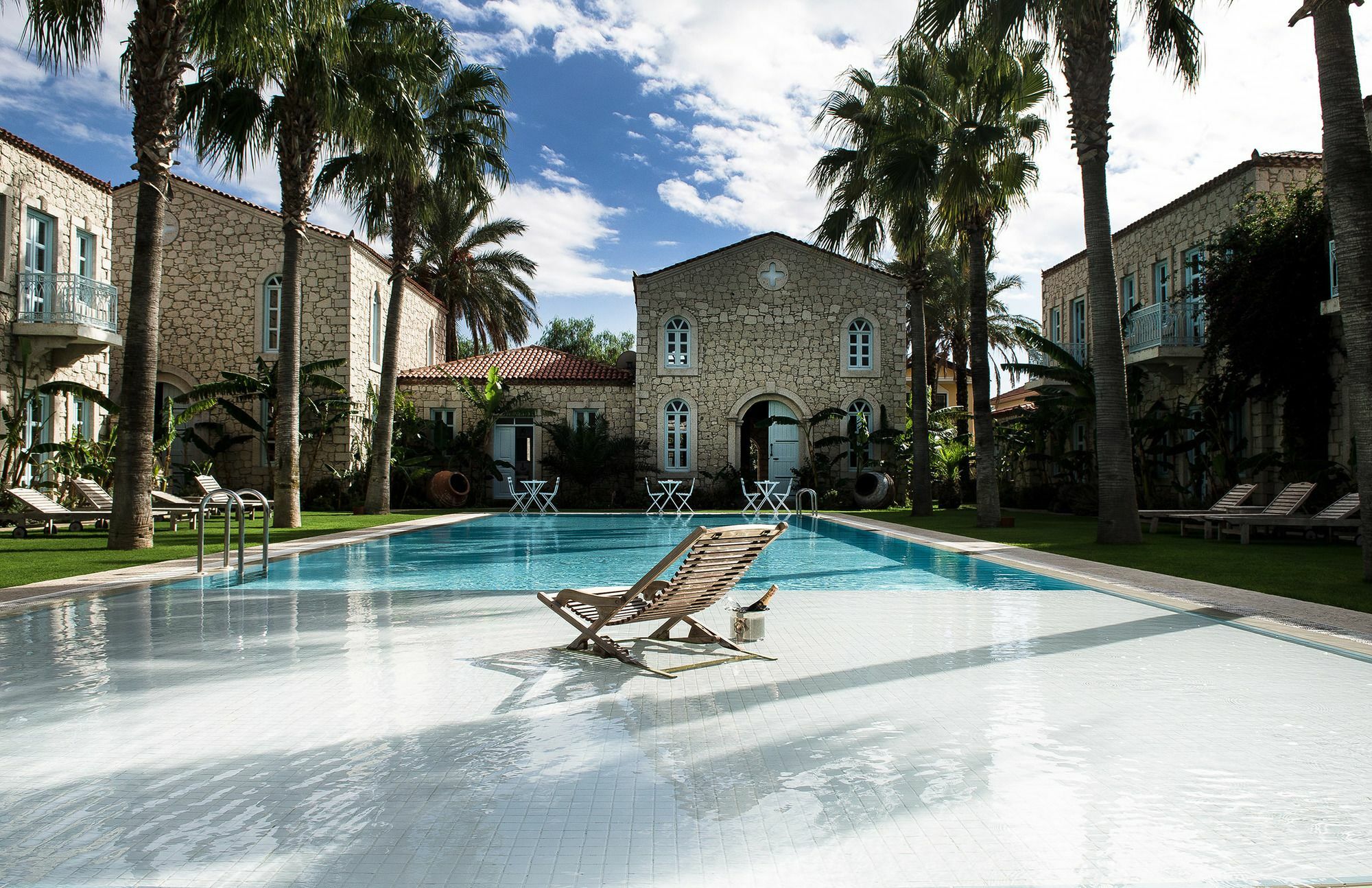 Manastir 2* Alacati
