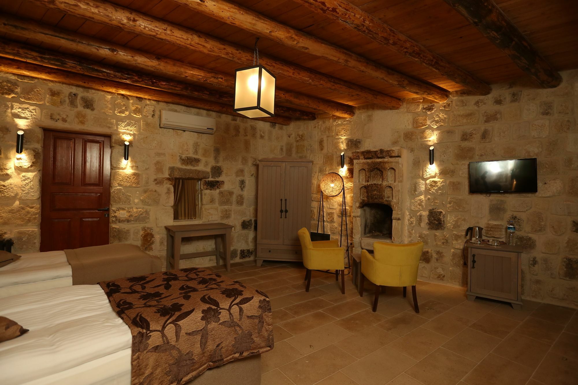 Acropolis Cave Hotel