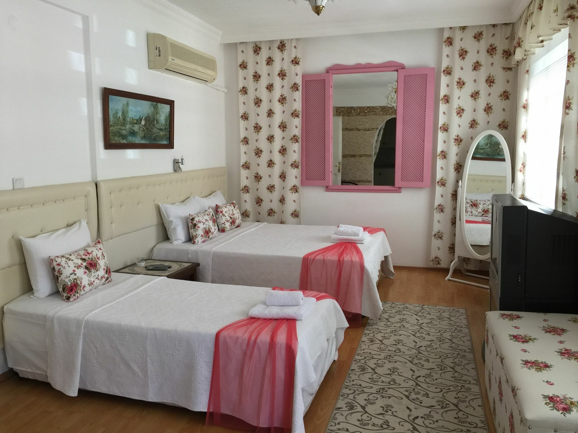 Hotel Sari Kosk Butik Alacati