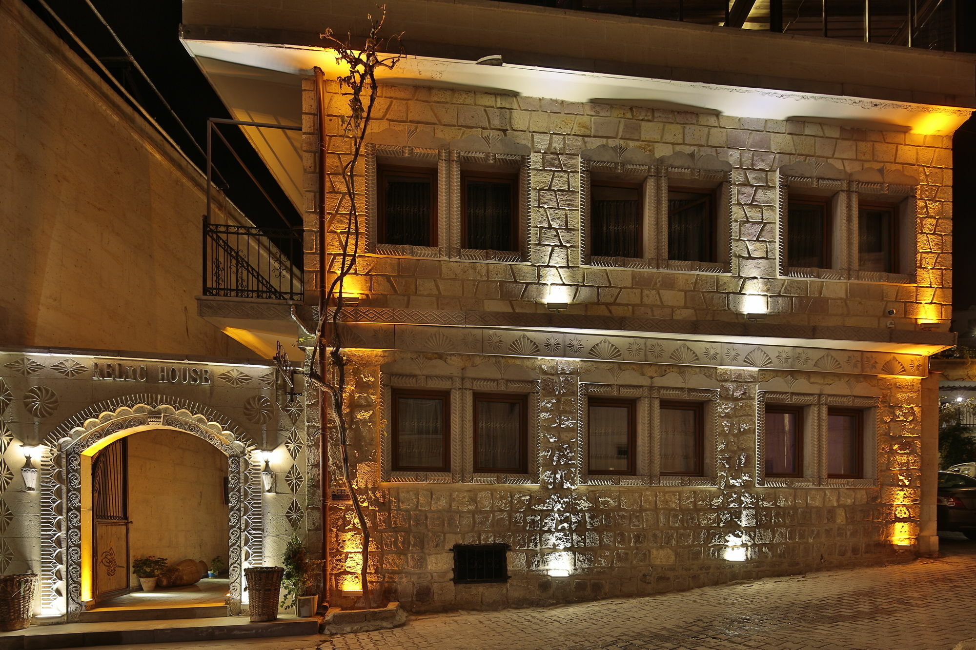 Relic House 2*