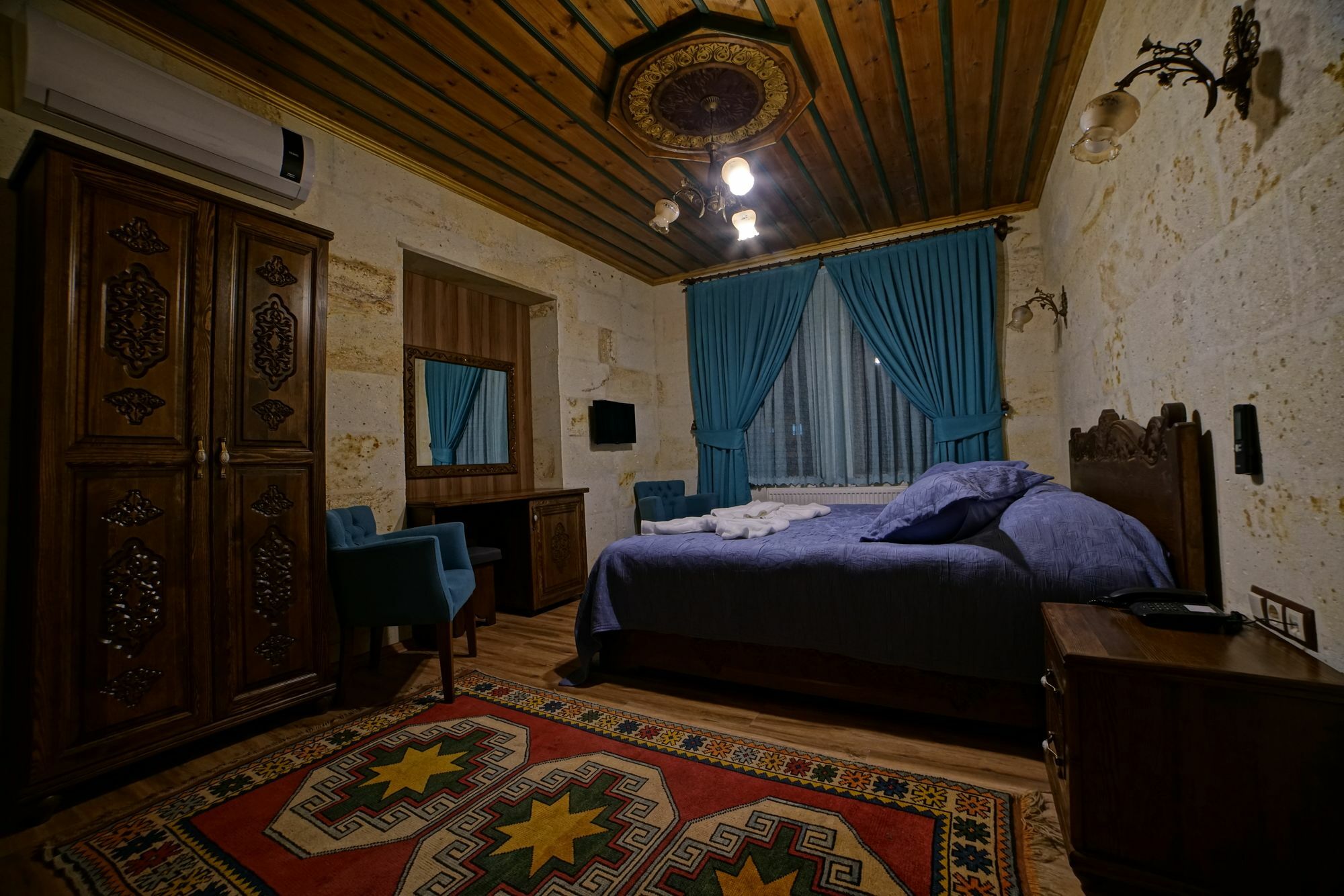 Milat Cave Hotel 2*