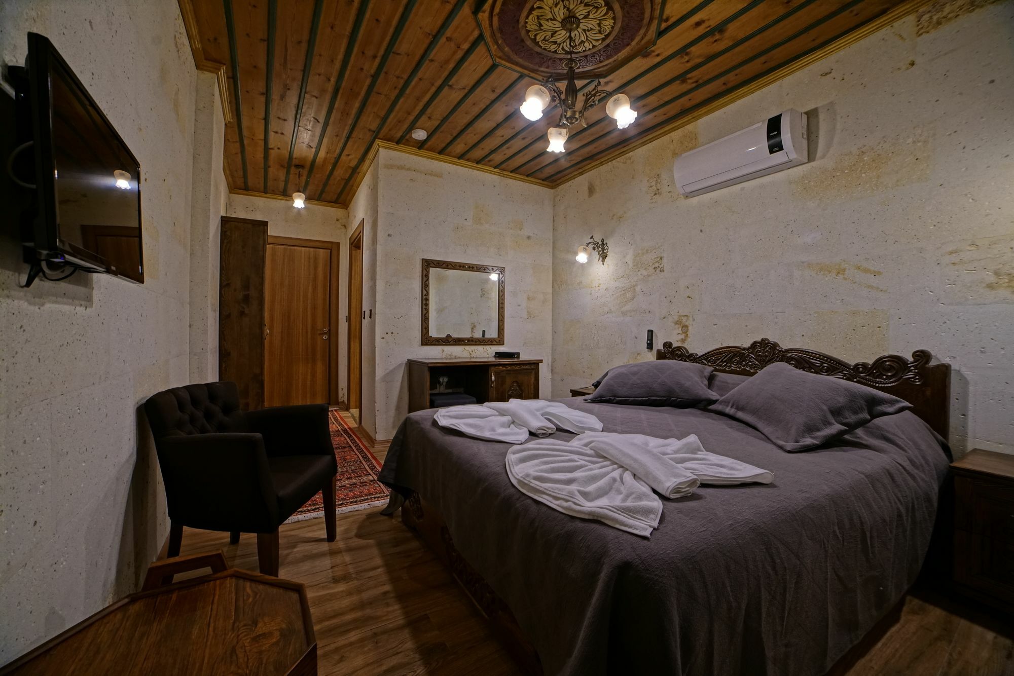 Hotel Milat Cave
