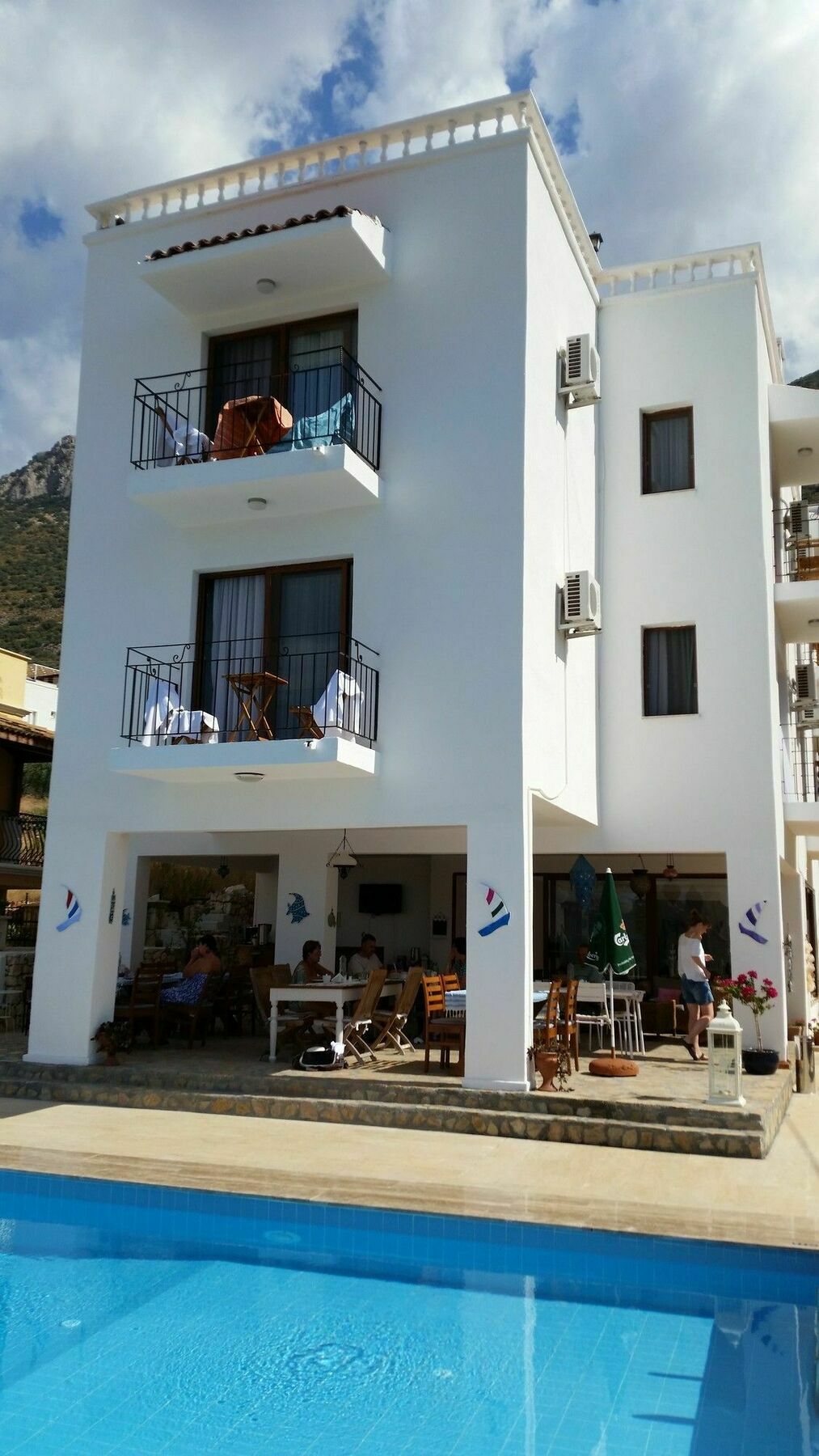 Lavender's Bed & Breakfast 4*