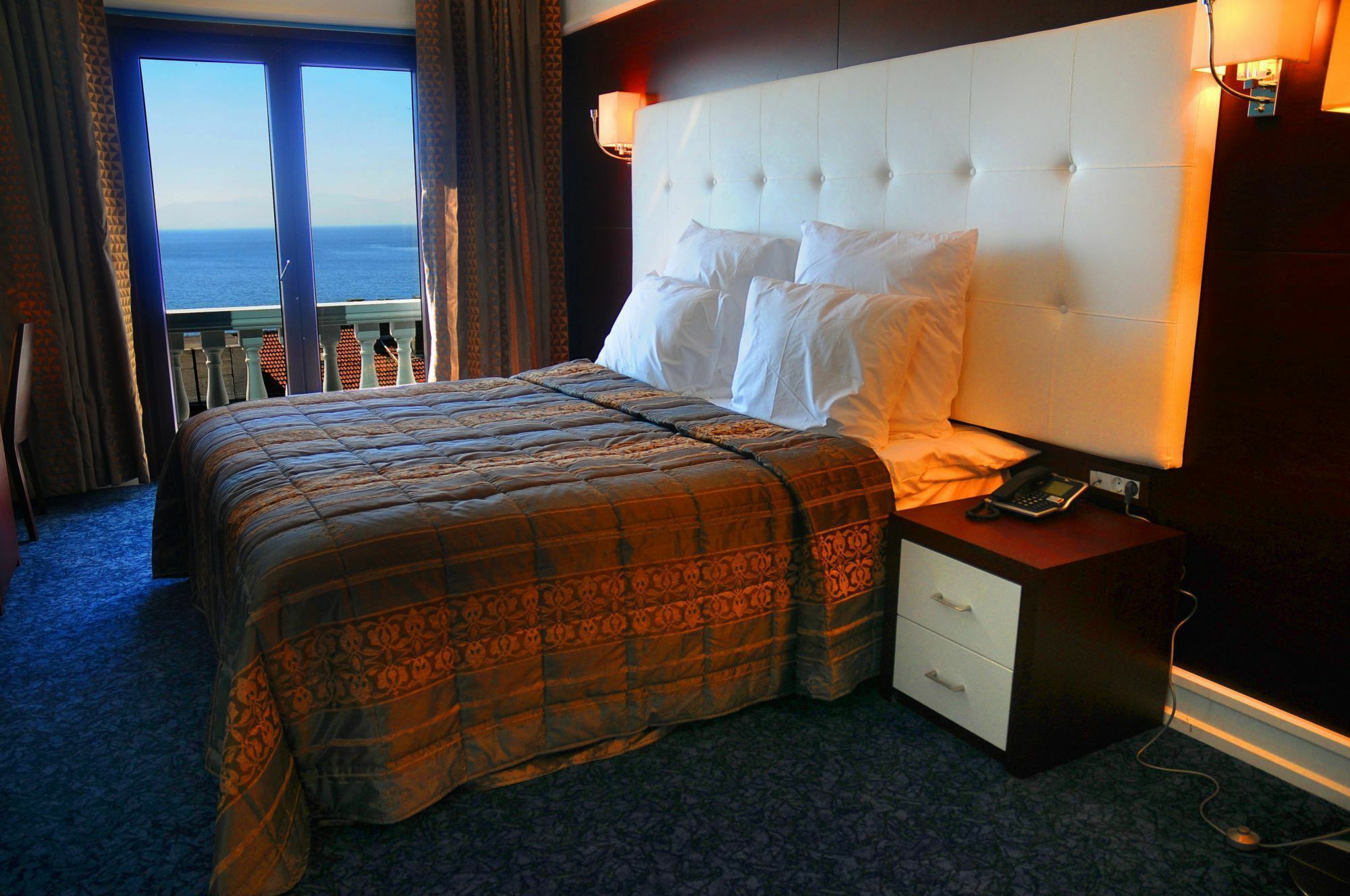 Hotel Paradise Island 3*