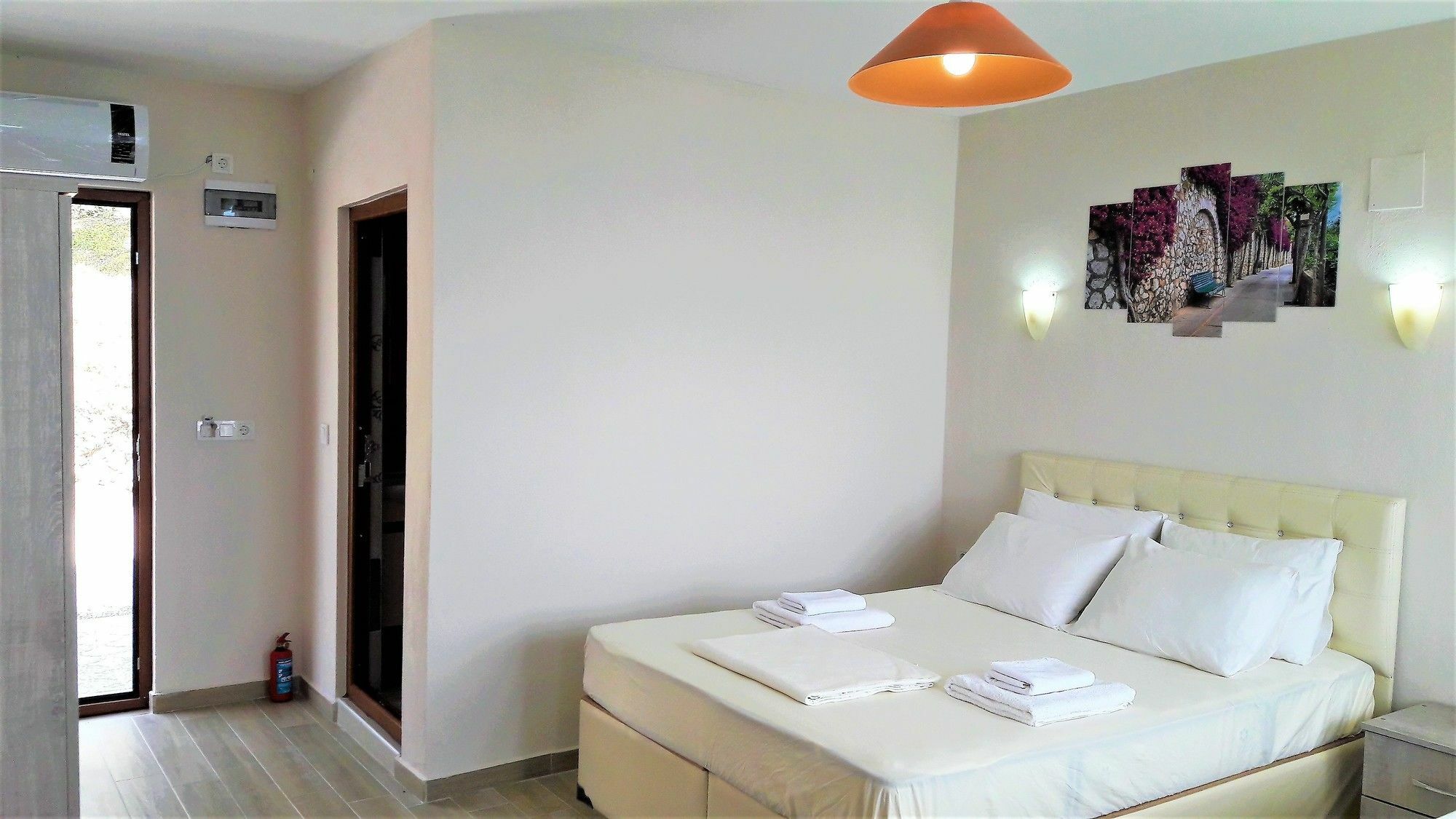 Nazan & Restaurant & 3*