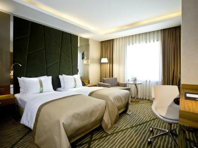 Hotel By Ihg
