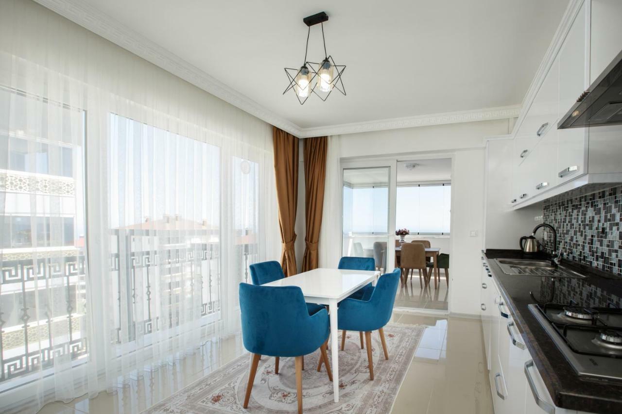 Golden Star Aparthotel 3*