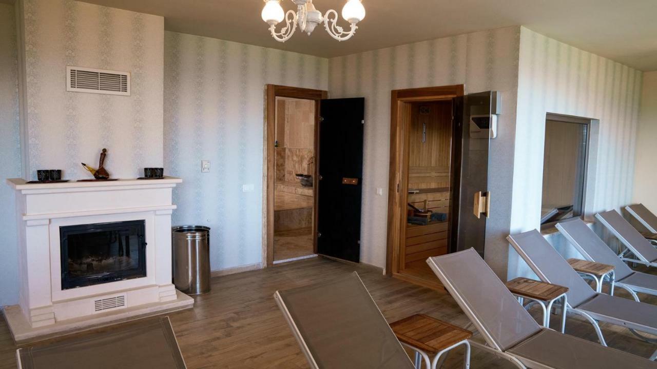 Alis Farm Boutique & Hotel 2*