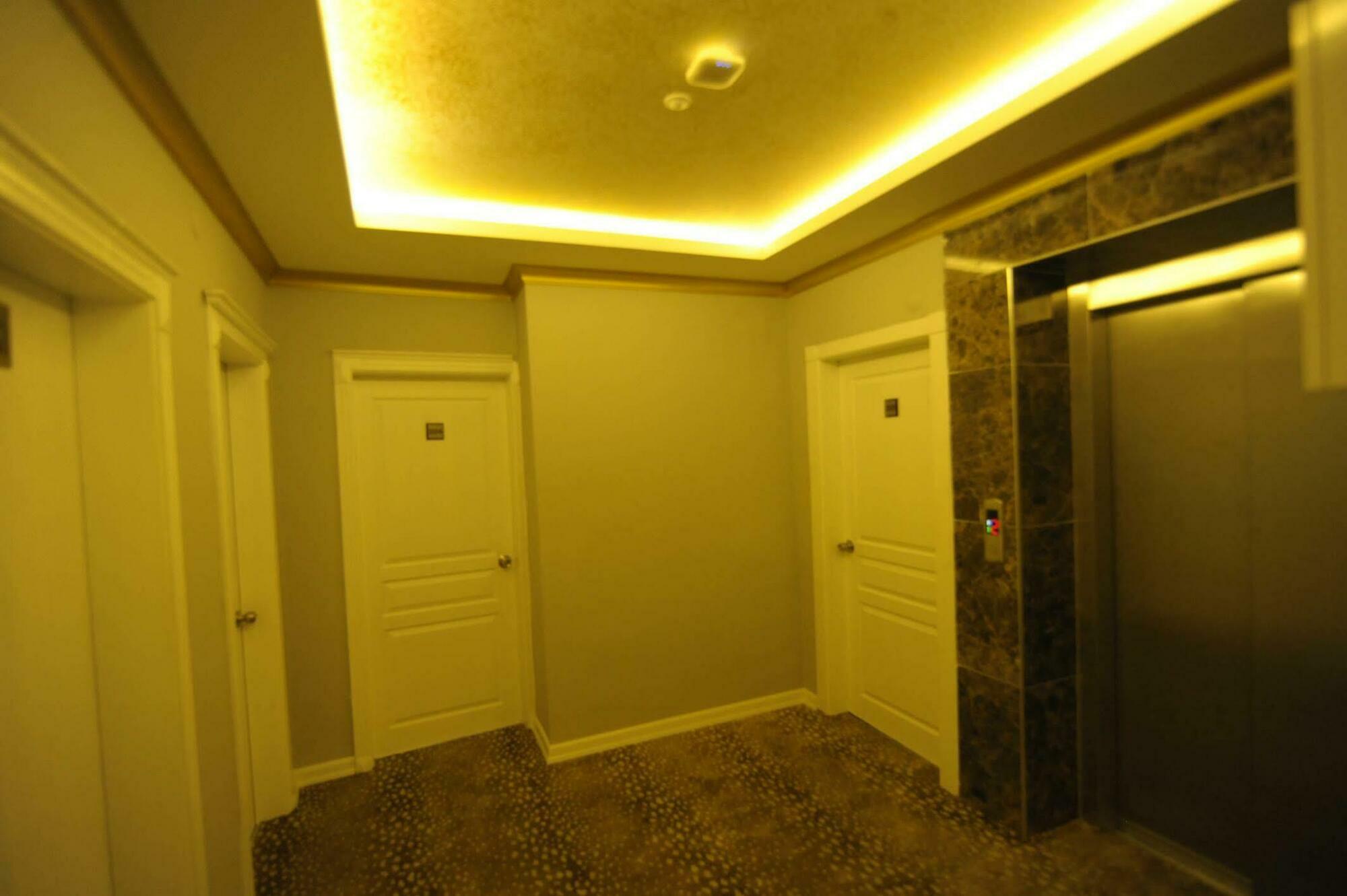Port Hotel