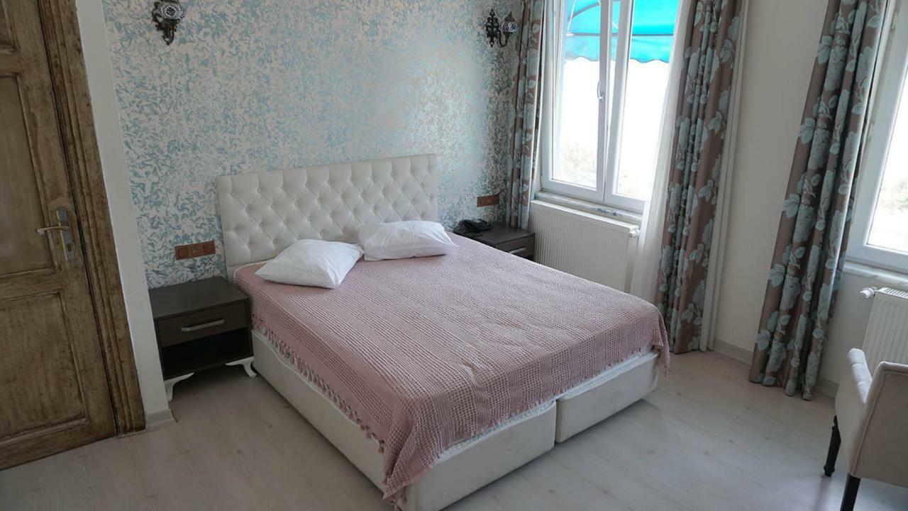 Hotel Pyrgos *
