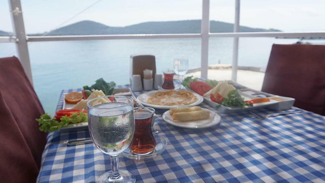 Pyrgos Hotel *