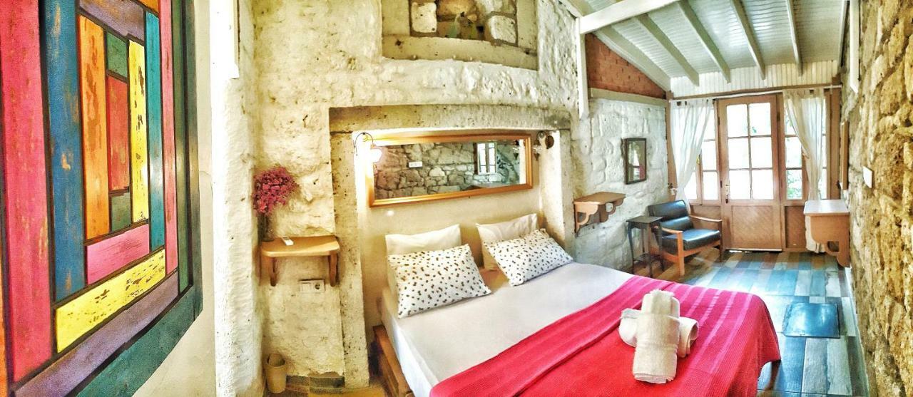 Bed & Breakfast Lilyum - Tas Ev Alacati