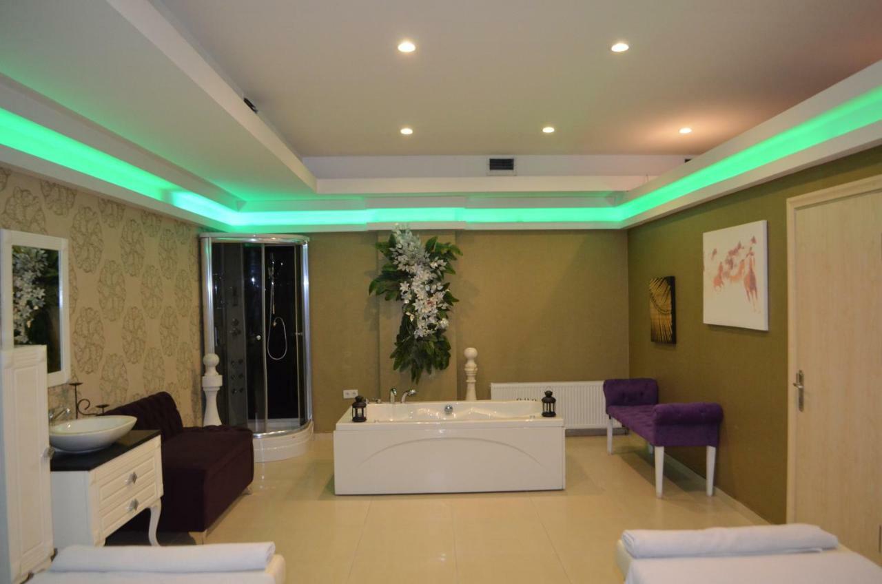 Asrin Park & Convention Center Hotel